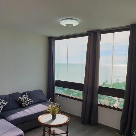 Apartament Palmeras アパート
